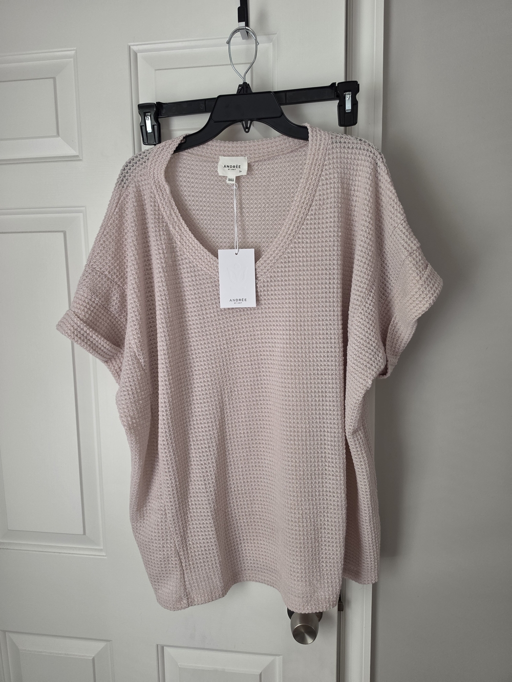 ANDREE BY UNIT Oatmeal Beige Waffle Knit V-Neck Short Sleeve Top